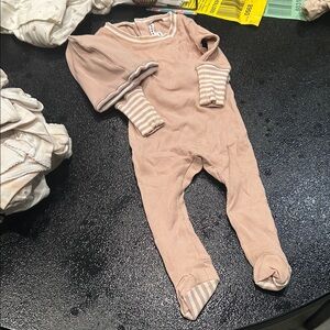 Little parni ribbed Pink stretchie with matching hat 0-3m